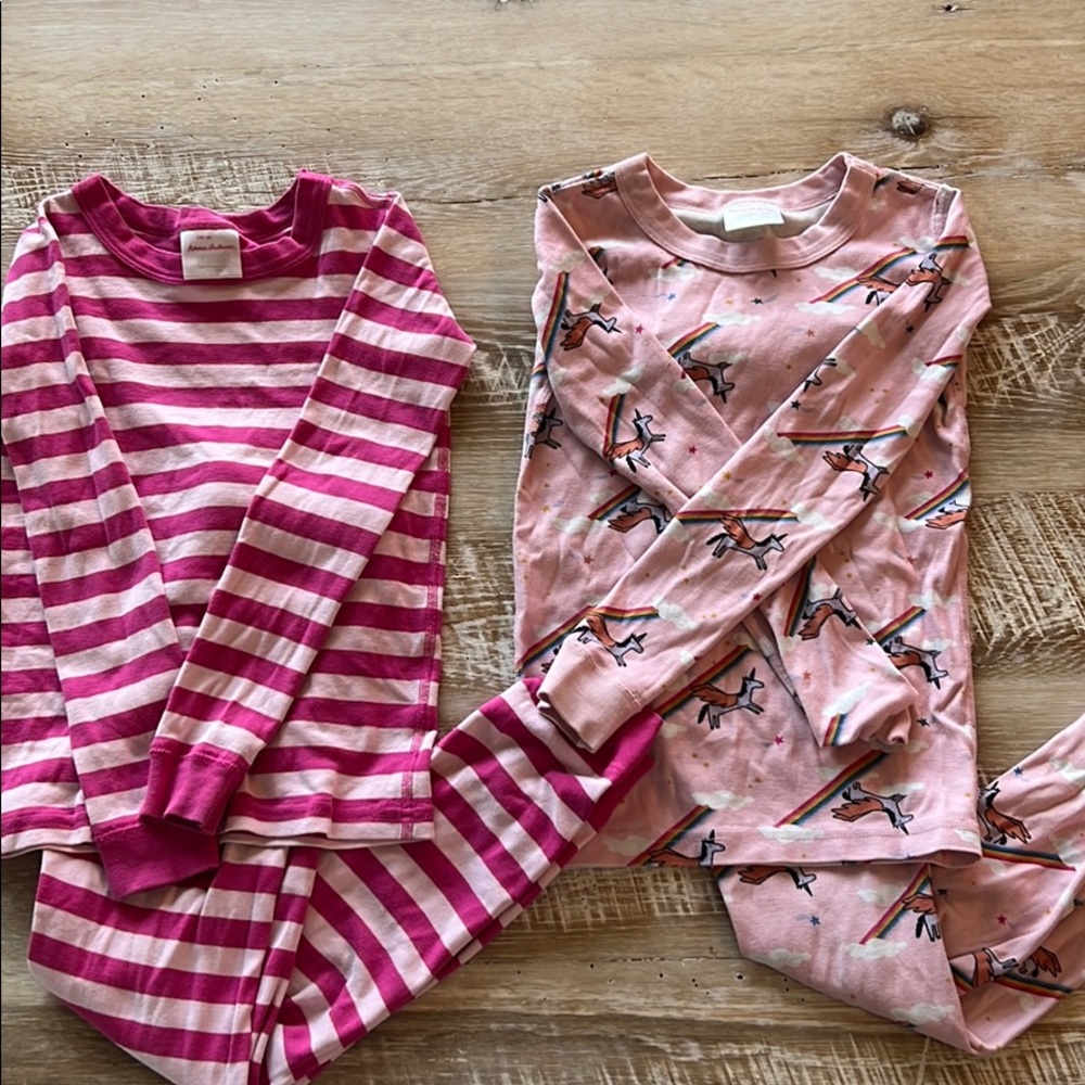 Hanna Andersson lot: 2 matching pj sets size 8
